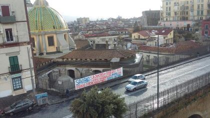 saviano a napoli - striscione alla sanità