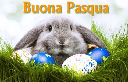 Buona-Pasqua-e-coniglio-con-uova-colorate